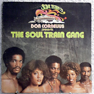 韩国美女把胸罩解开看奶头
