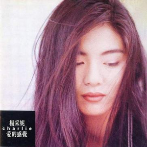 韩国美女把胸罩解开看奶头
